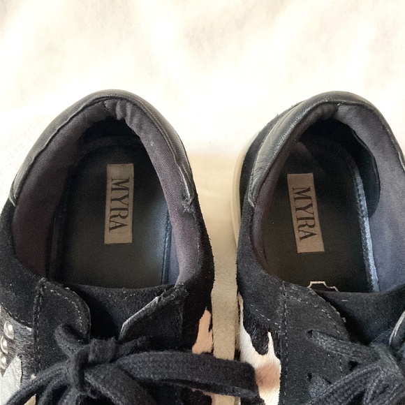 MYRA BAG GIGGLE HAIR ON COWHIDE WESTERN STUDDED SNEAKERS SIZE 8 - Picture 8 of 16